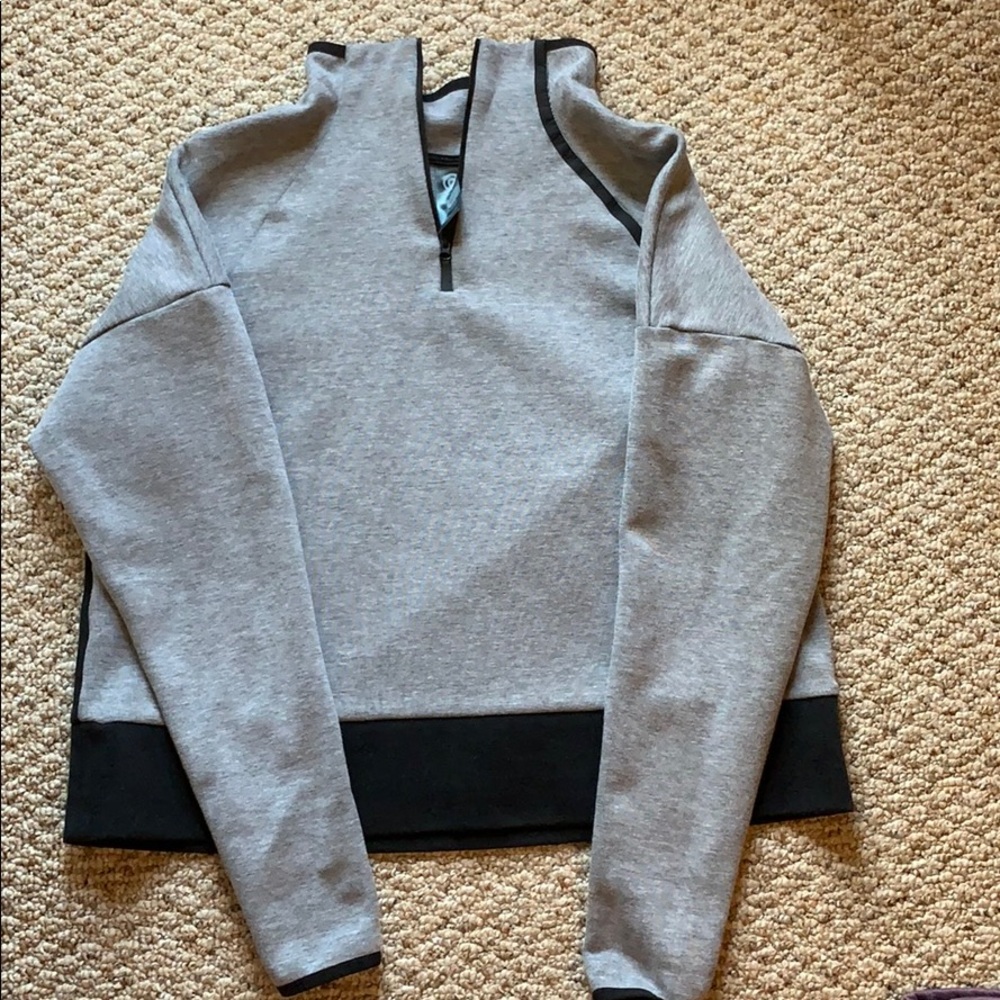 Size large Champion cropped half-zip sweatshirt 🤍